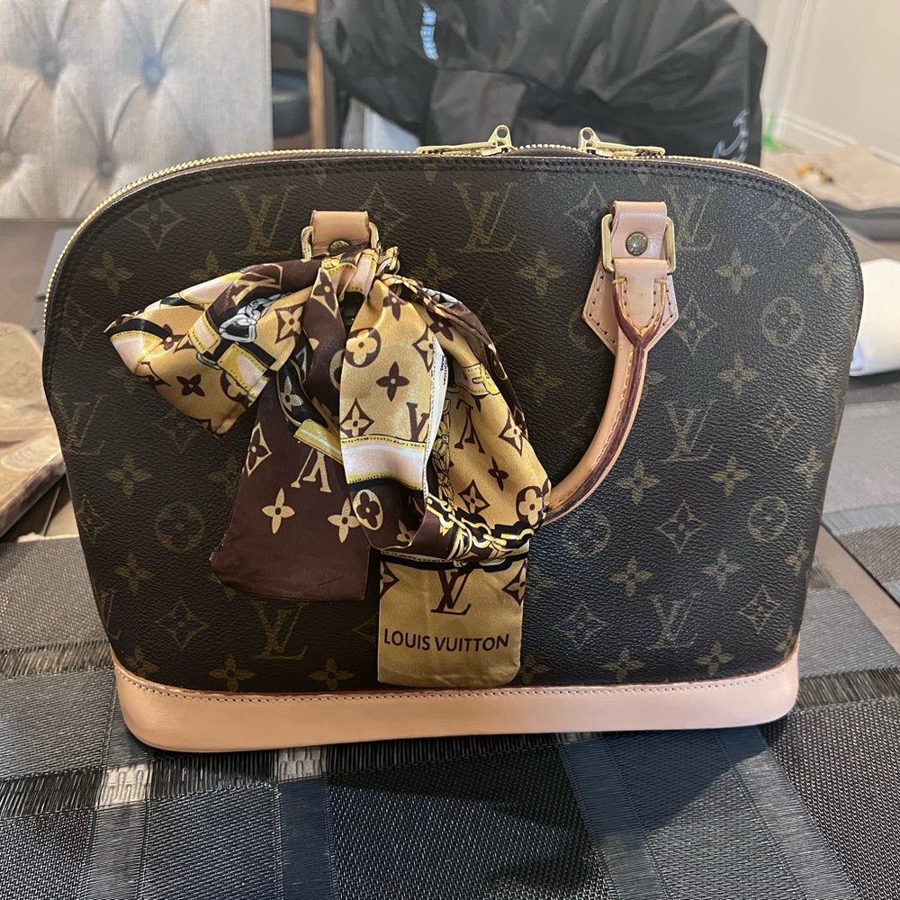 Louis Vuitton Alma